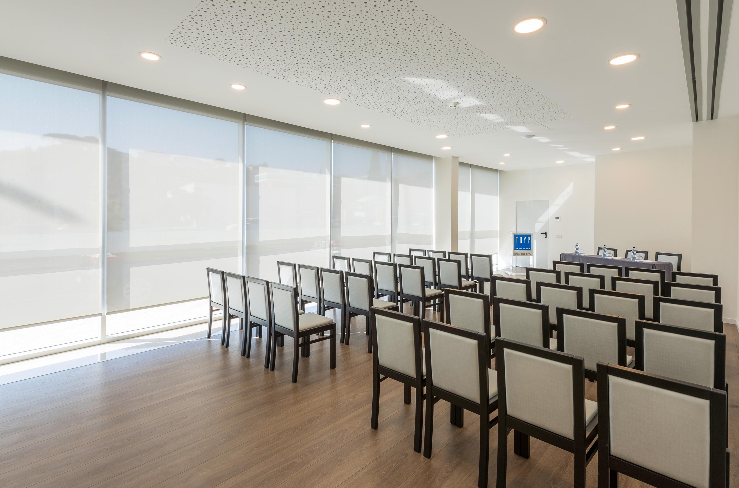 Tryp By Wyndham Leiria Hotel Luaran gambar